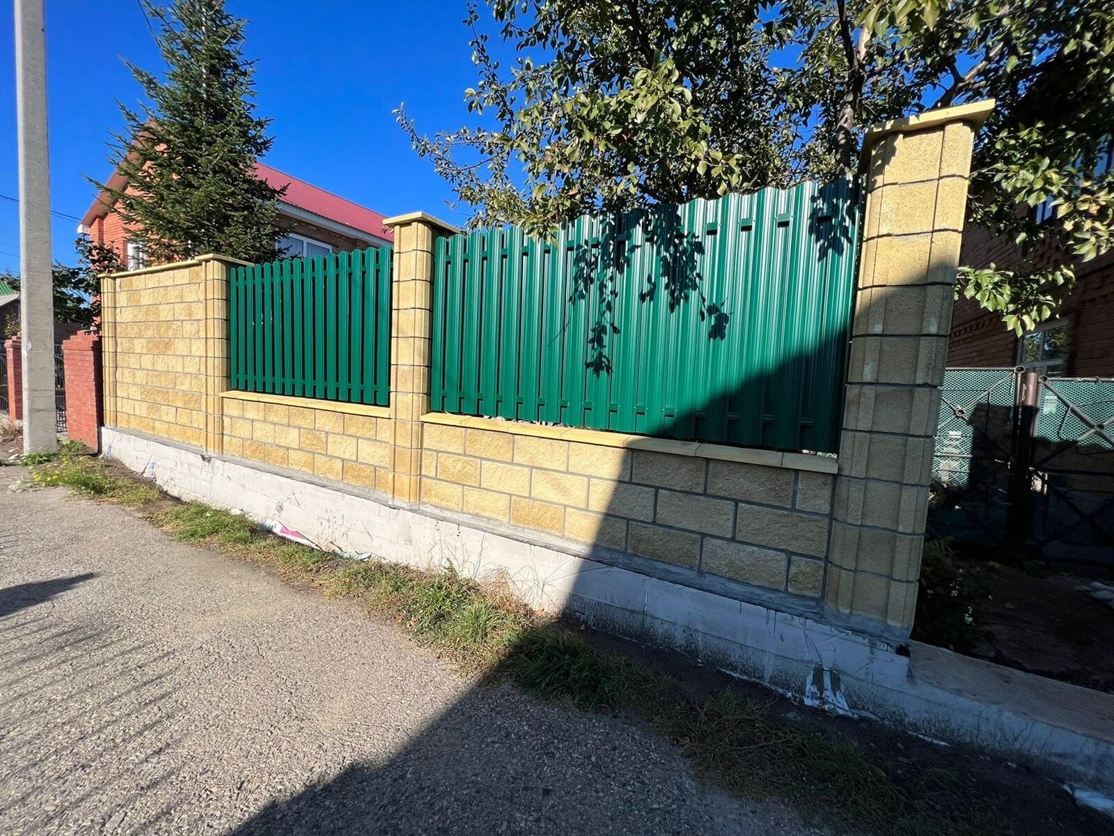 Забор из евроштакетника 22м RAL6005/6005 Зеленый Мох двусторонний фото 4 в Коломне