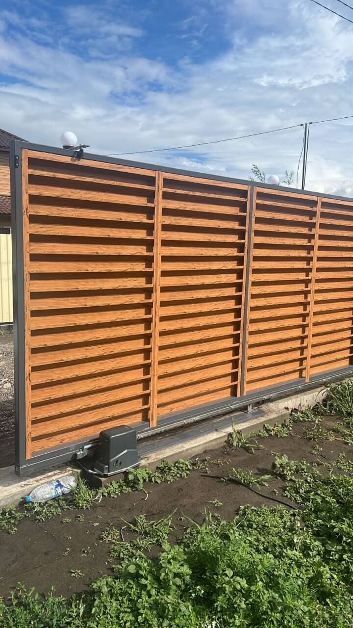 Забор-жалюзи из ламелей Хай-Тек 57м Кипарис 2xPrintech двусторонний фото 1 в Коломне