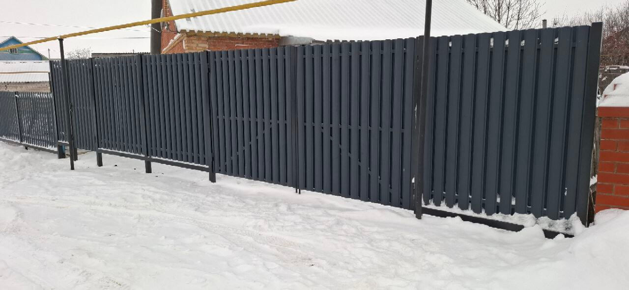 Забор из евроштакетника 27м RAL7024 Серый Графит МАТТЕ в Коломне