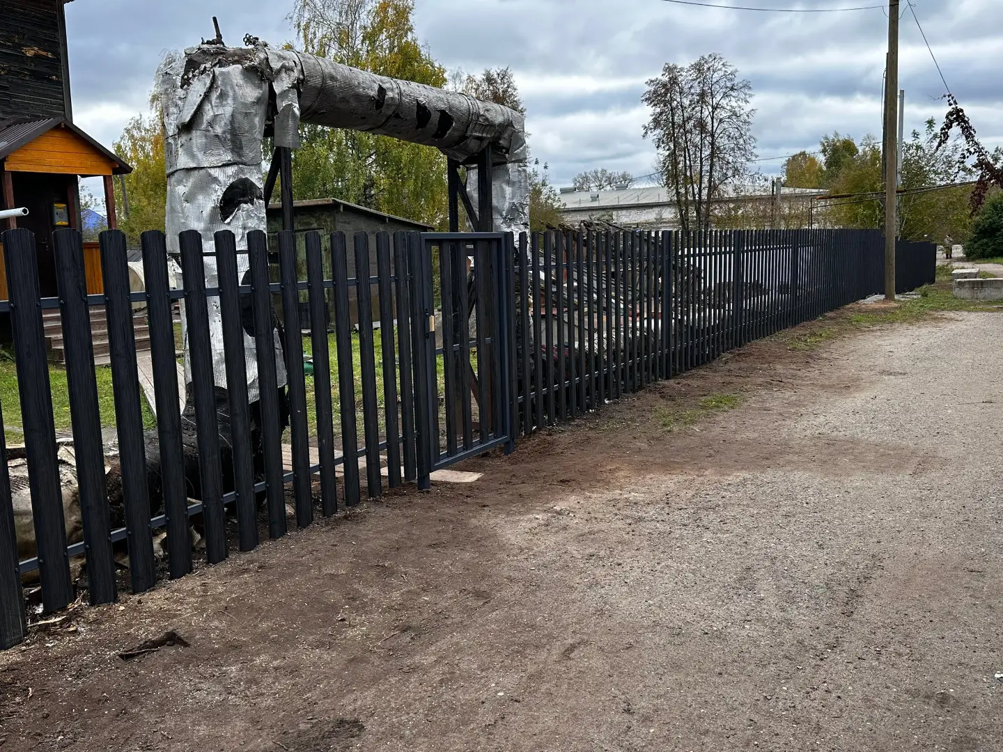 Забор из евроштакетника 63м Черное Дерево 3D Принтек фото 5 в Коломне